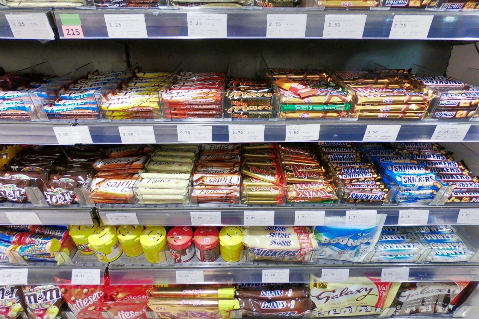 27428404_chocolates-for-display-at-a-supermarket-min Brands are following the old tradition of English labelling